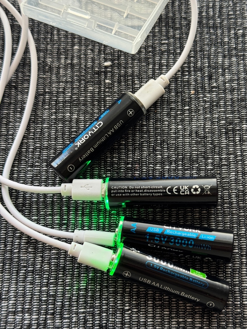 4x CITYORK USB Rechargeable AA Lithium Batteries w/ Charging Cable & Case